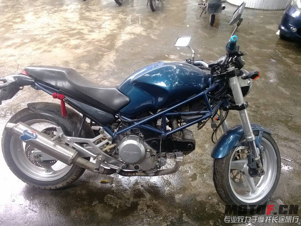 600