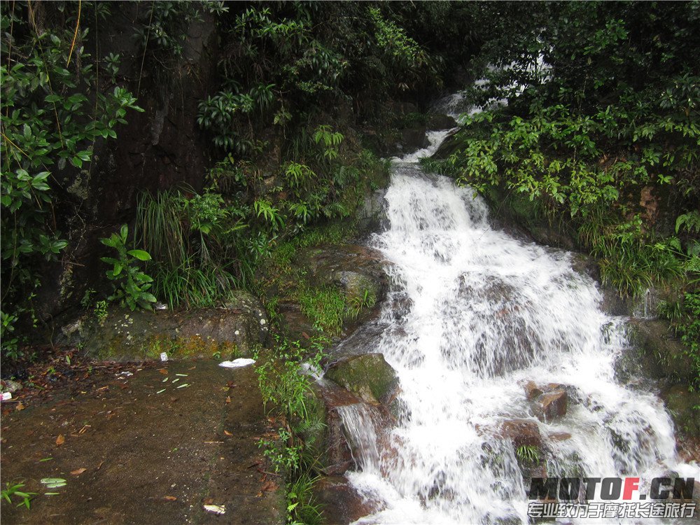 好清的水，可惜没有雨