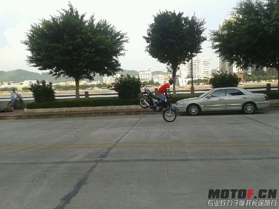 菜鸟技术，多多指点！