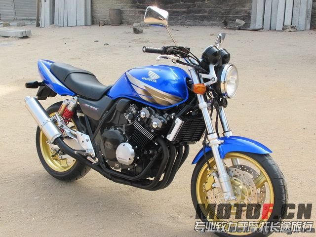 CB400