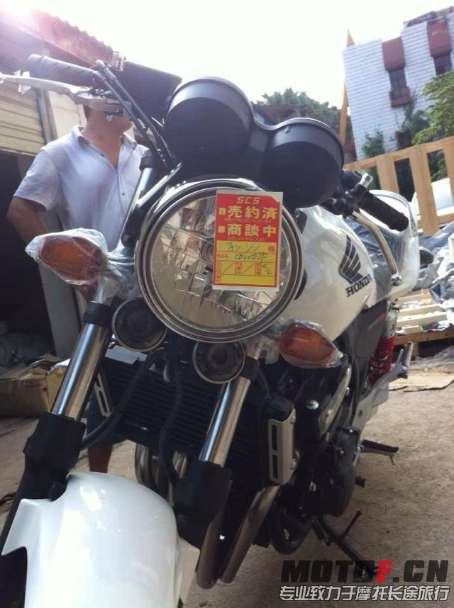 13款全新CB400大灯.jpg