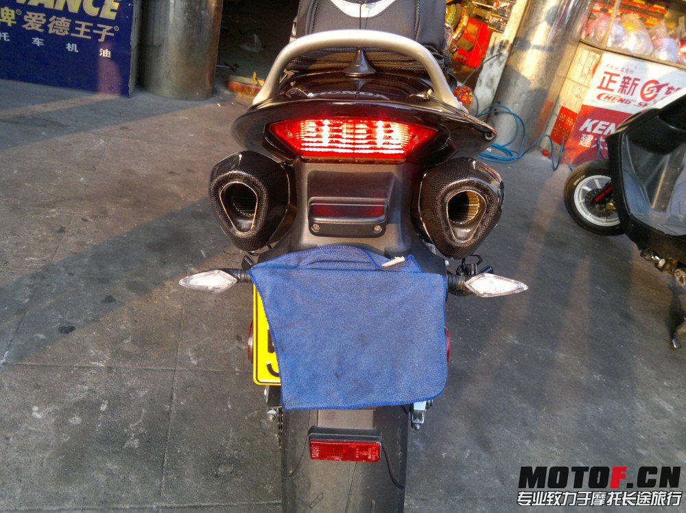200440r09rnf40a90bqngv.jpg