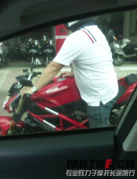 QQ图片20130927231728.jpg