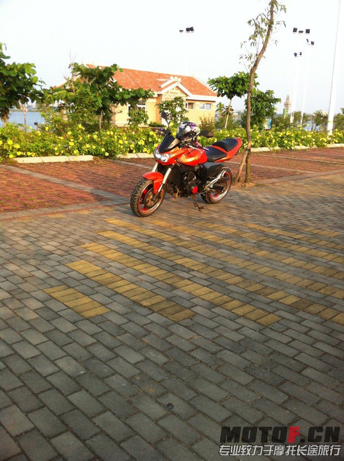 QQ图片20130928001143.jpg