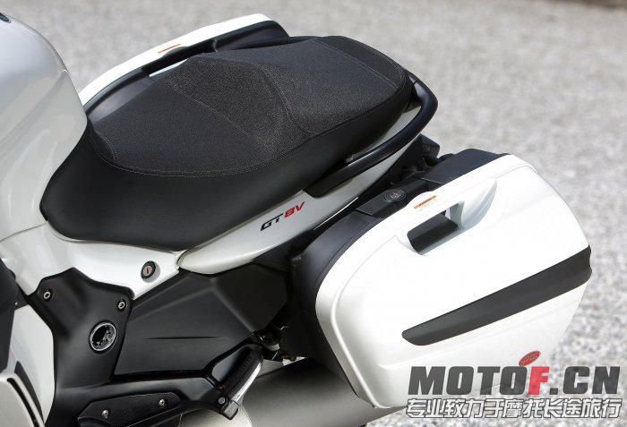mg_89 NORGE GT8V_seat and bag view.jpg