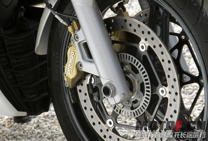 mg_65 NORGE GT8V_front wheel.jpg