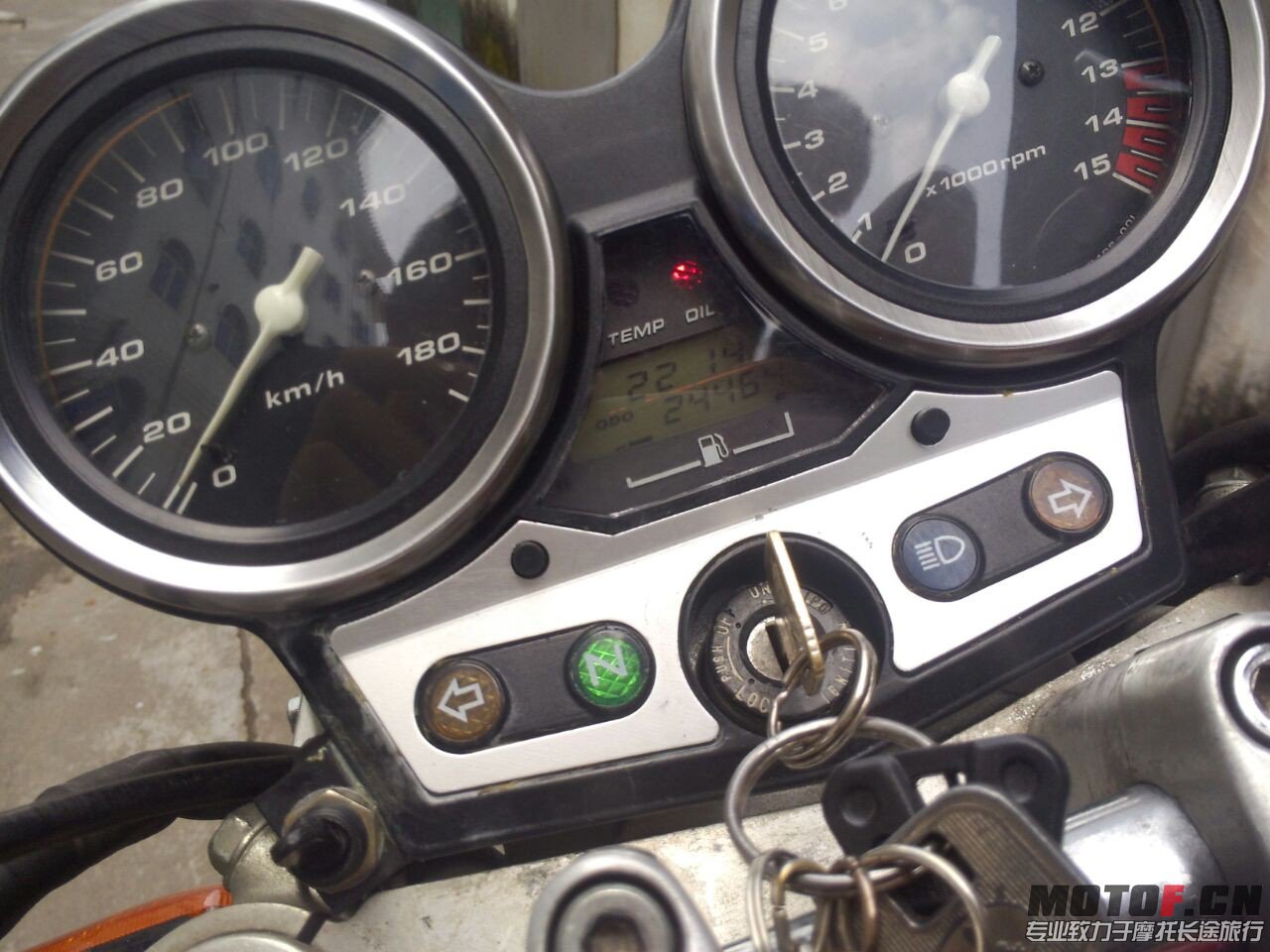 QQ图片20131001230241.jpg