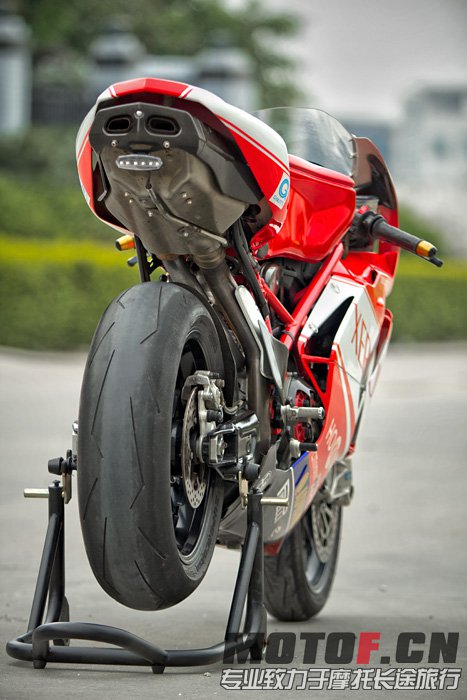 749R4.jpg
