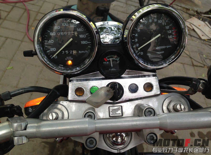 QQ截图20131014160046.jpg