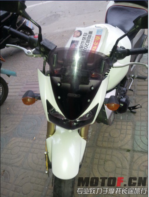 QQ图片20131015225530.jpg