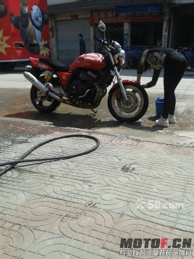 CB400