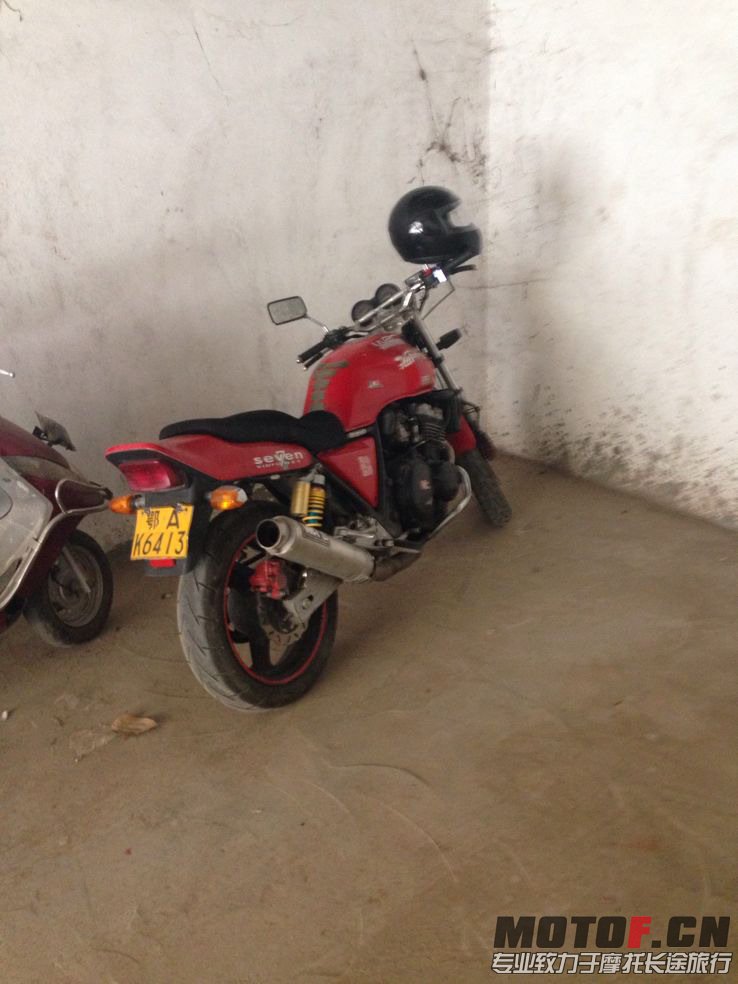 CB400