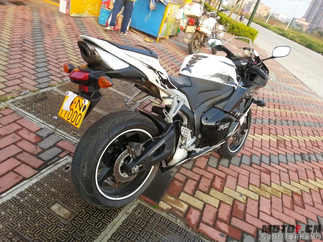 QQ图片20131024140609.jpg