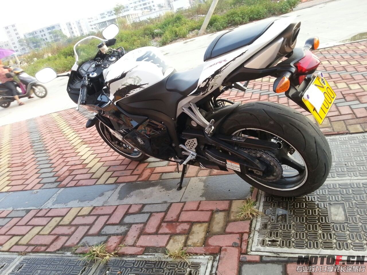 QQ图片20131024140612.jpg
