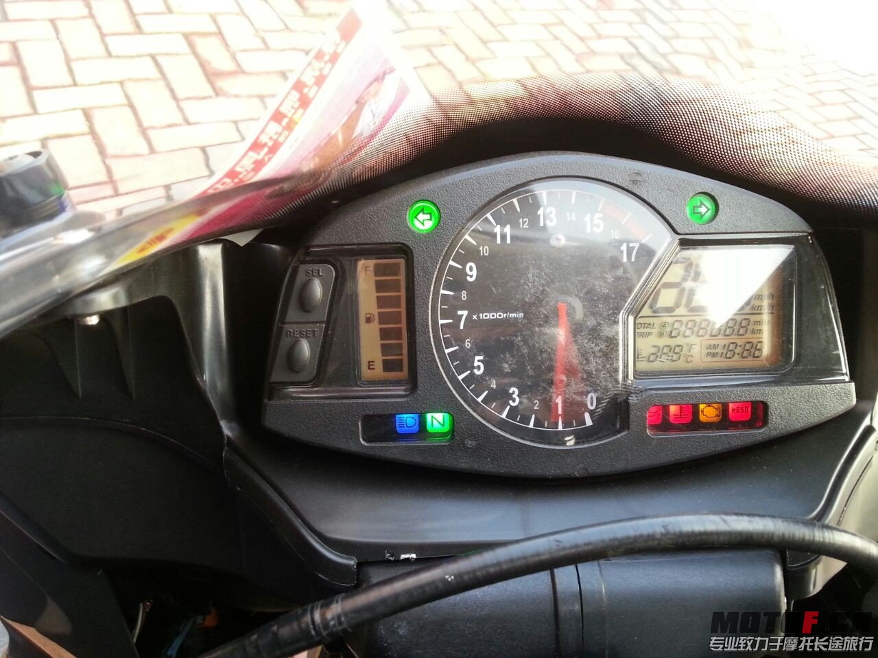 QQ图片20131024140630.jpg