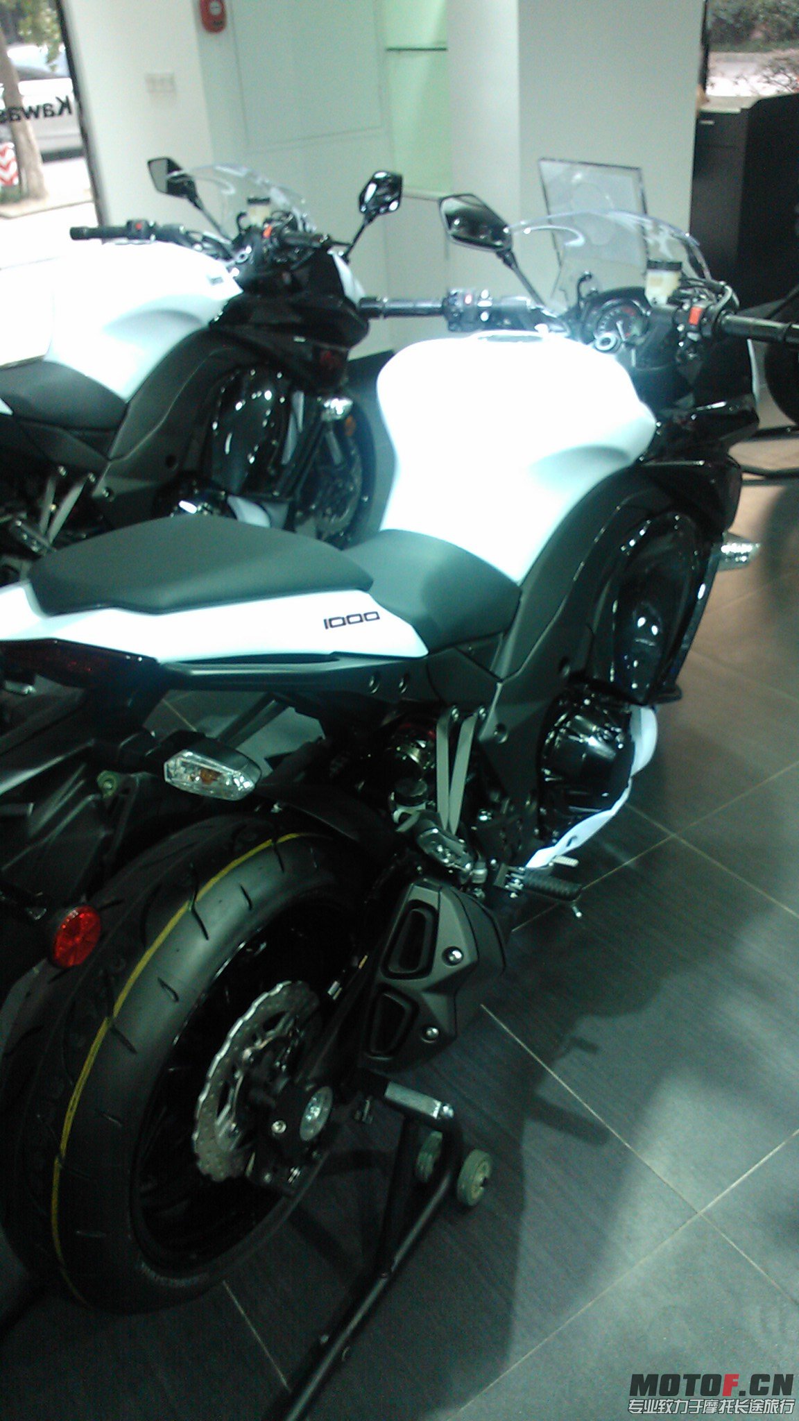 Z1000后视.jpg