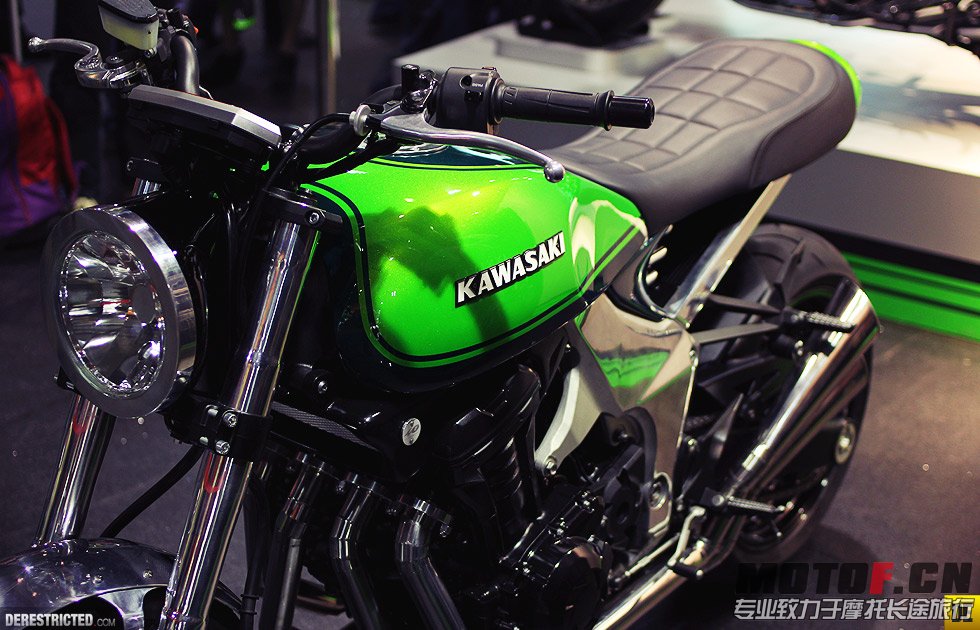 kawasaki_showbike_z1_classic_02.jpg