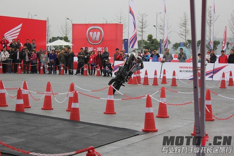psbCAQ2GK57.jpg