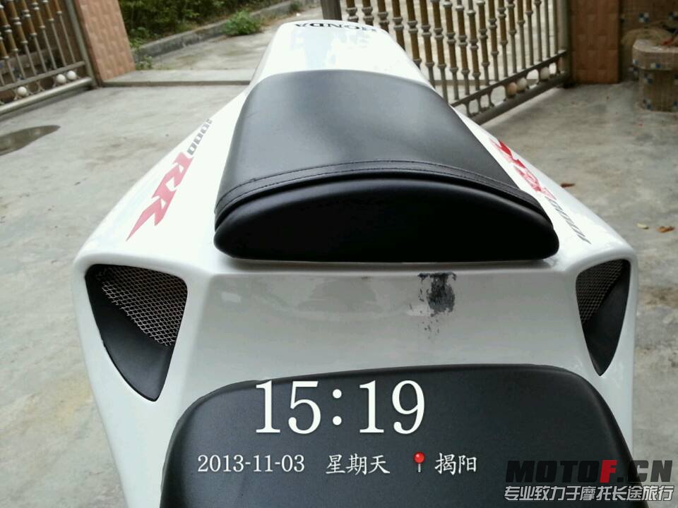 本田cbr后坐.jpg