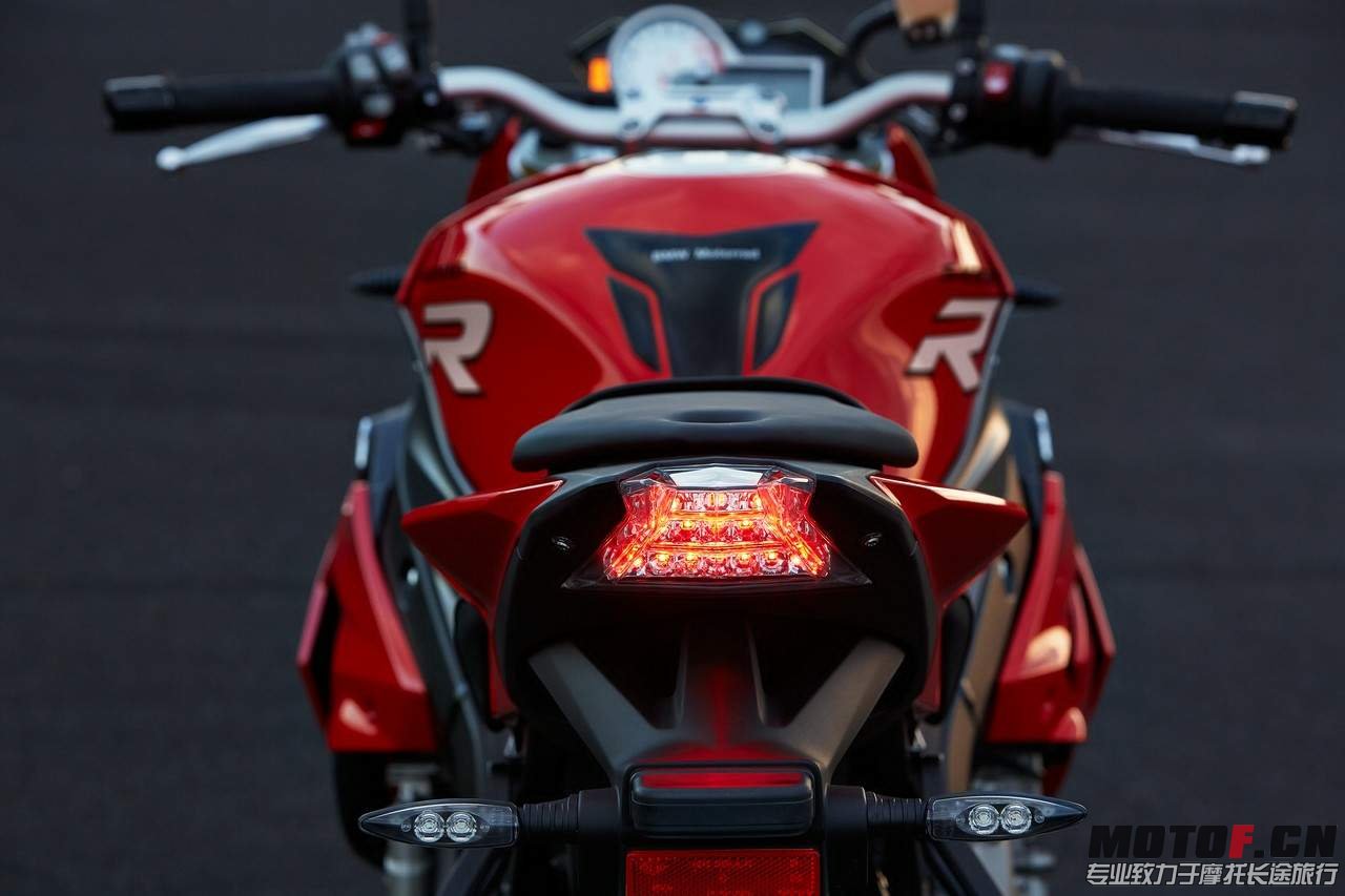 BMW S1000R 14  10.jpg