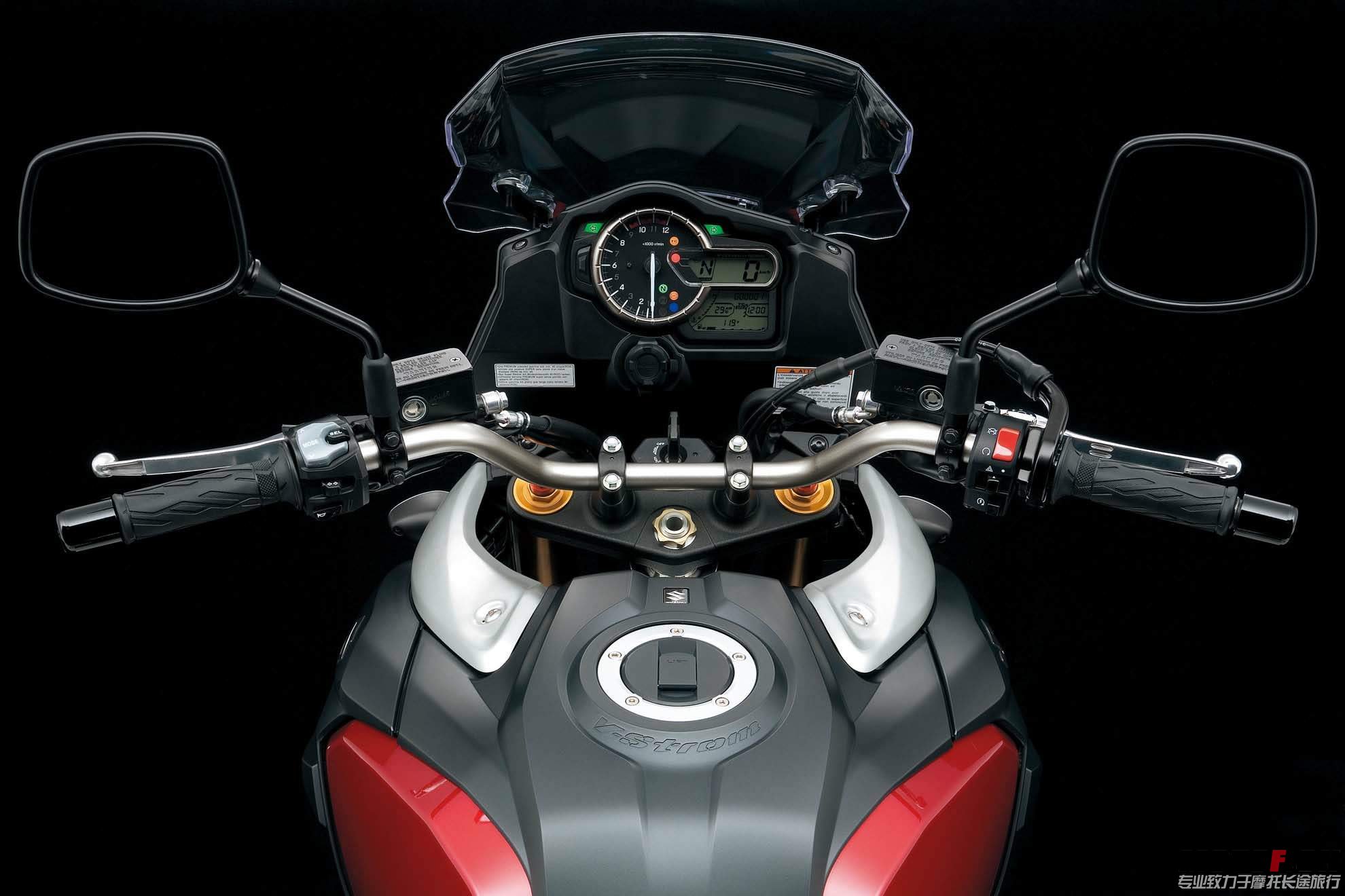 Suzuki V-Strom 1000 14  2.jpg