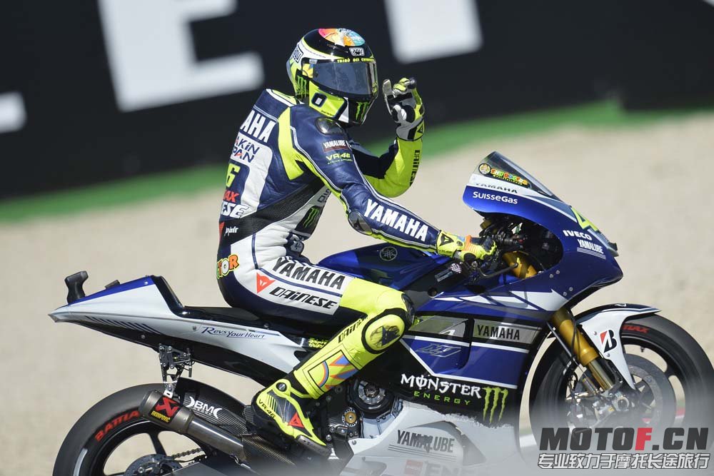Valentino-Rossi-Misano-Helmet-wish-you-were-here-05.jpg