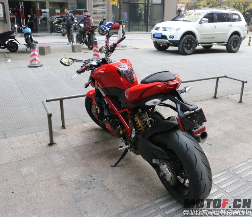 QQ截图20131202234629.jpg