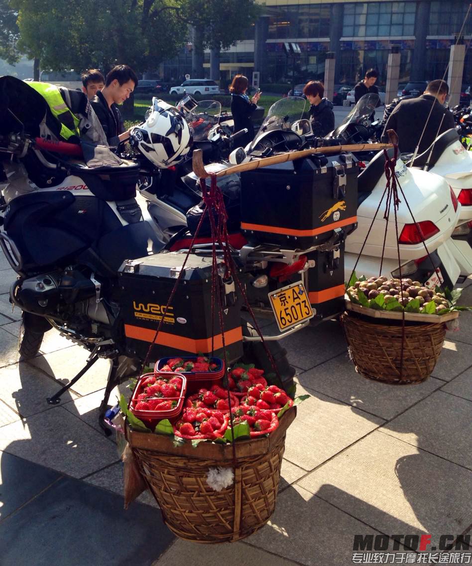 义务小商品市场门口.jpg