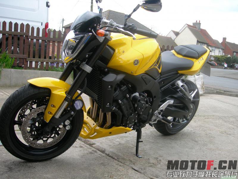 1242208133-Yamaha-FZ-1.jpg