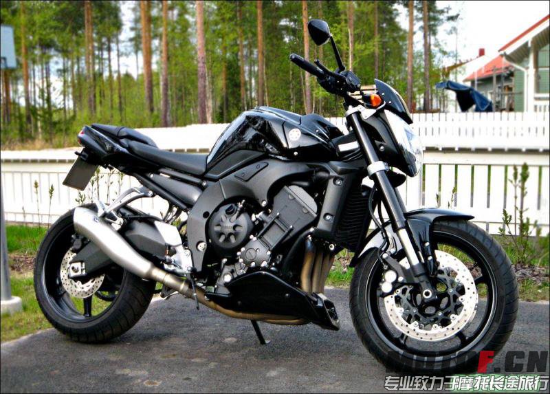1242220122-Yamaha-FZ-1.jpg