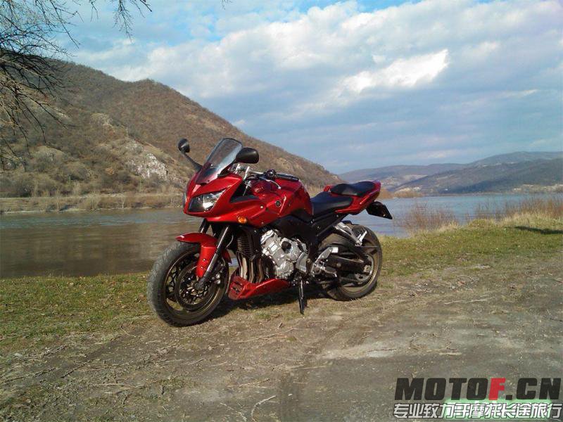 1242528654-Yamaha-FZ-1.jpg