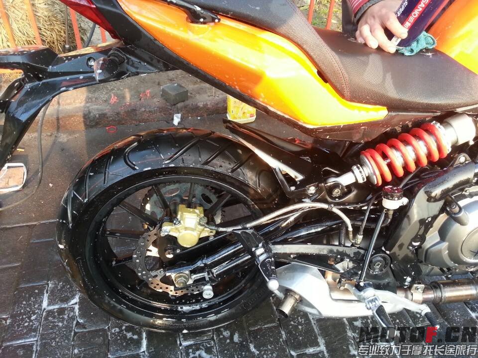 QQ图片20131210155704.jpg