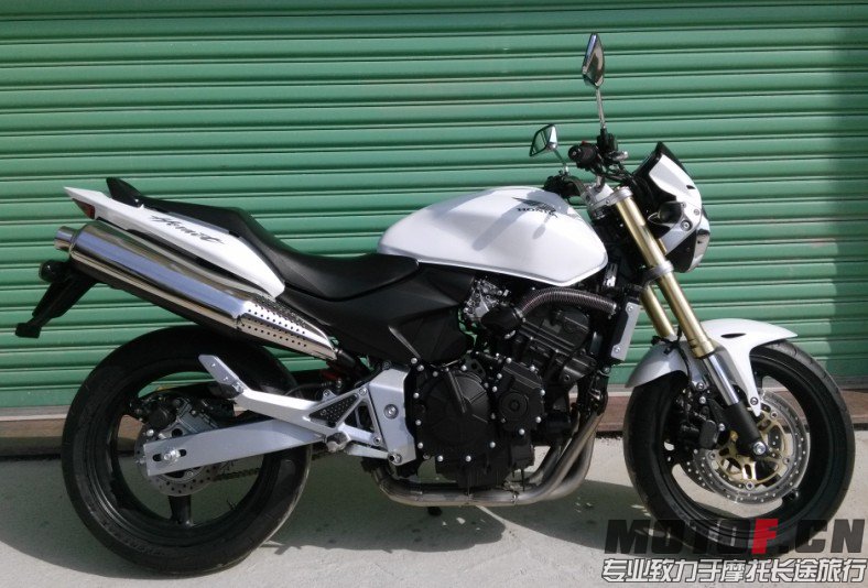 黄蜂600