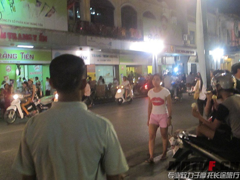 晚上在这里迷路了……我一个人跑越南的……