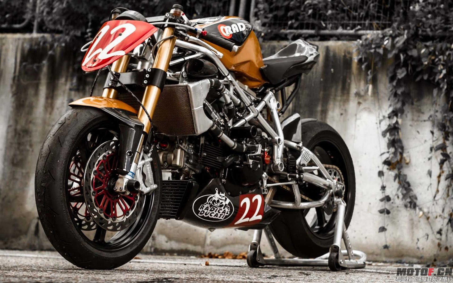 Radical-Ducati-Matador-03.jpg