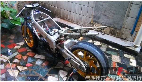 QQ图片20131222213609.jpg