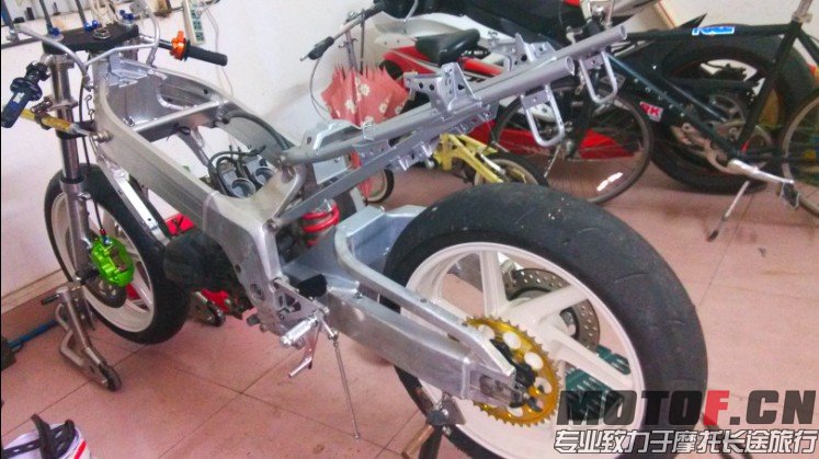 QQ图片20131222213716.jpg