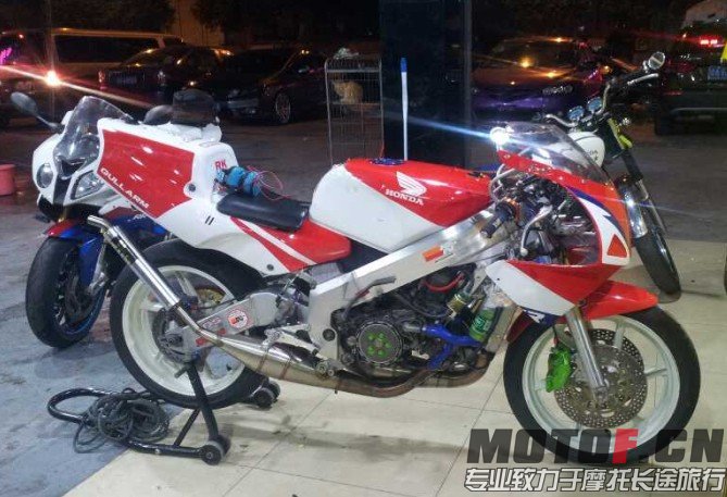 QQ图片20131222215027.jpg