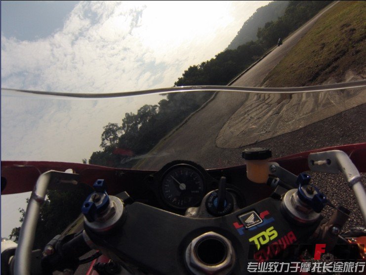 QQ图片20131222215651.jpg