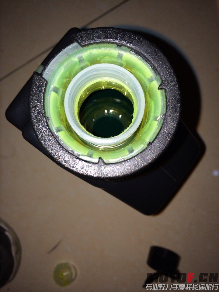 原来是不能直接扭开的。。
