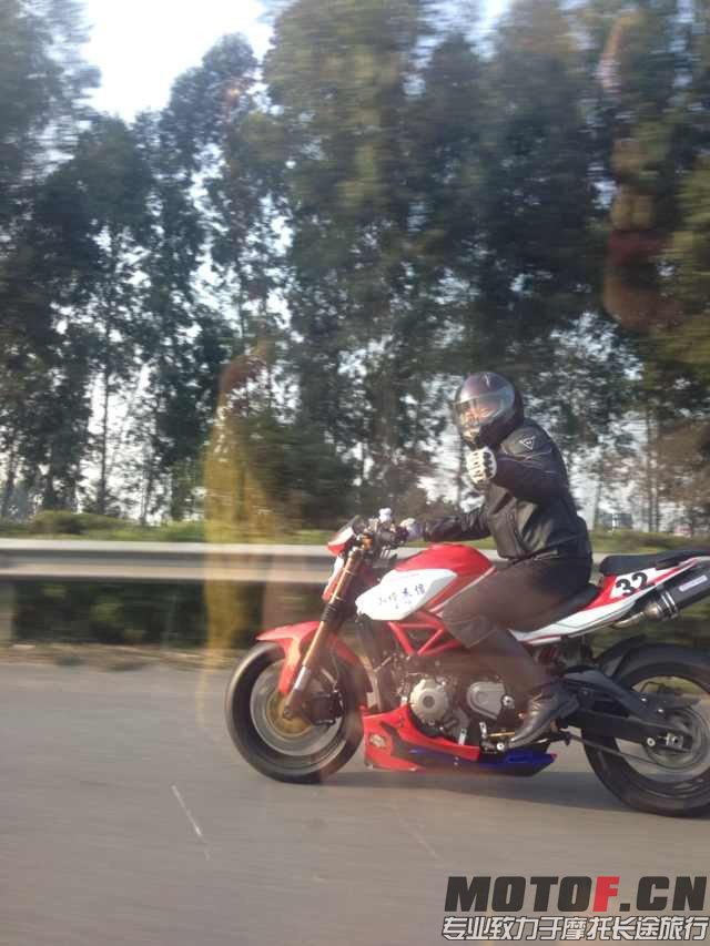 QQ图片20131225013421.jpg