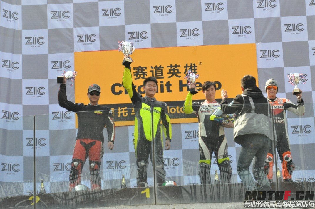QQ图片20131224234420.jpg
