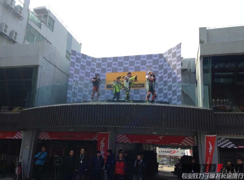 QQ图片20131224235016.jpg