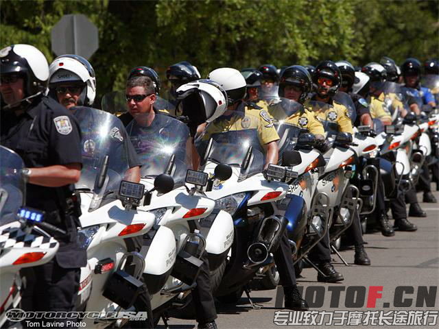 Motorcycle-Police-Skills-group_看图王.jpg