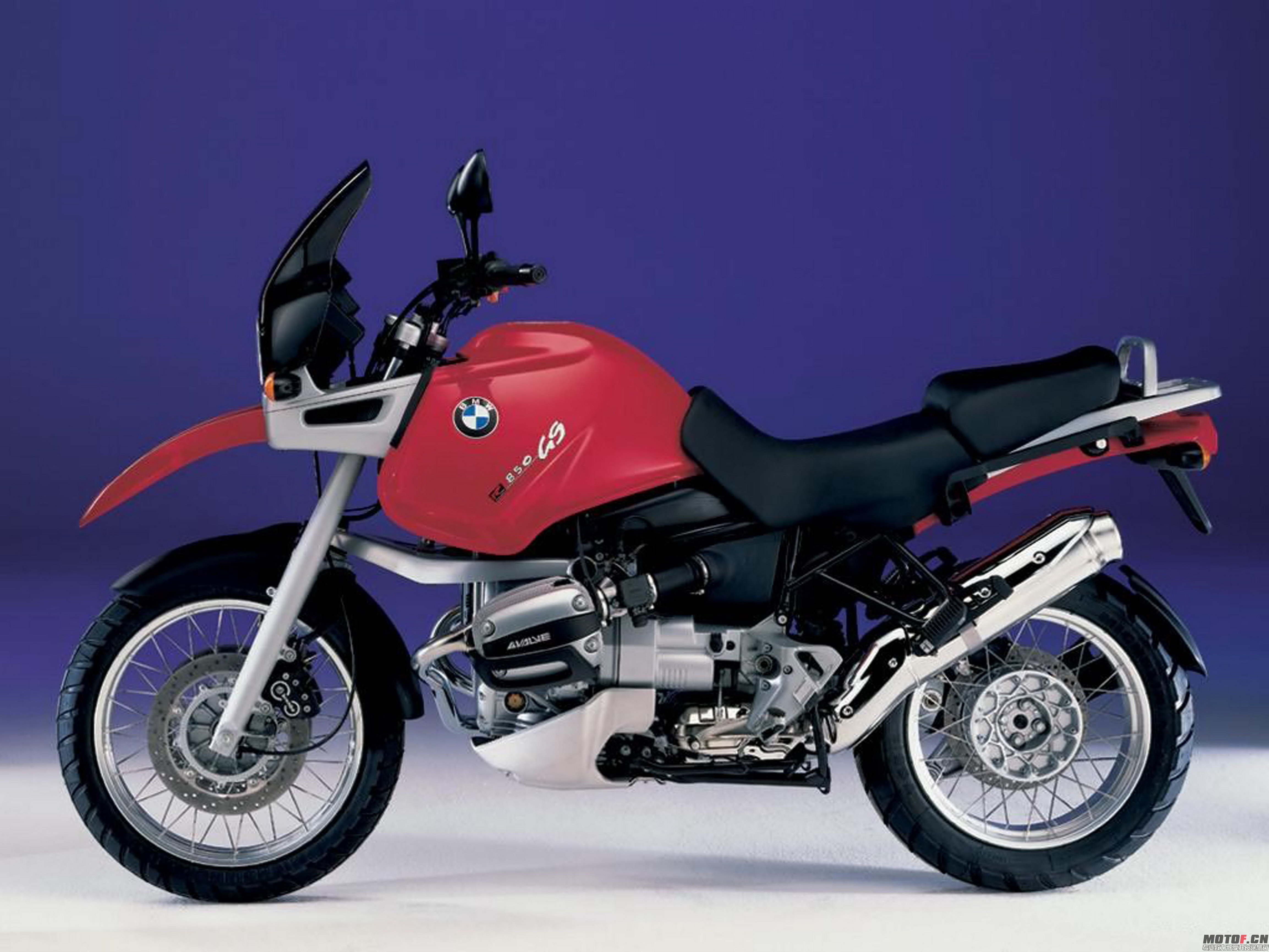 1999～2000年的BMW R850GS  ，排量为848mL，最大功率为51.45kW。.jpg