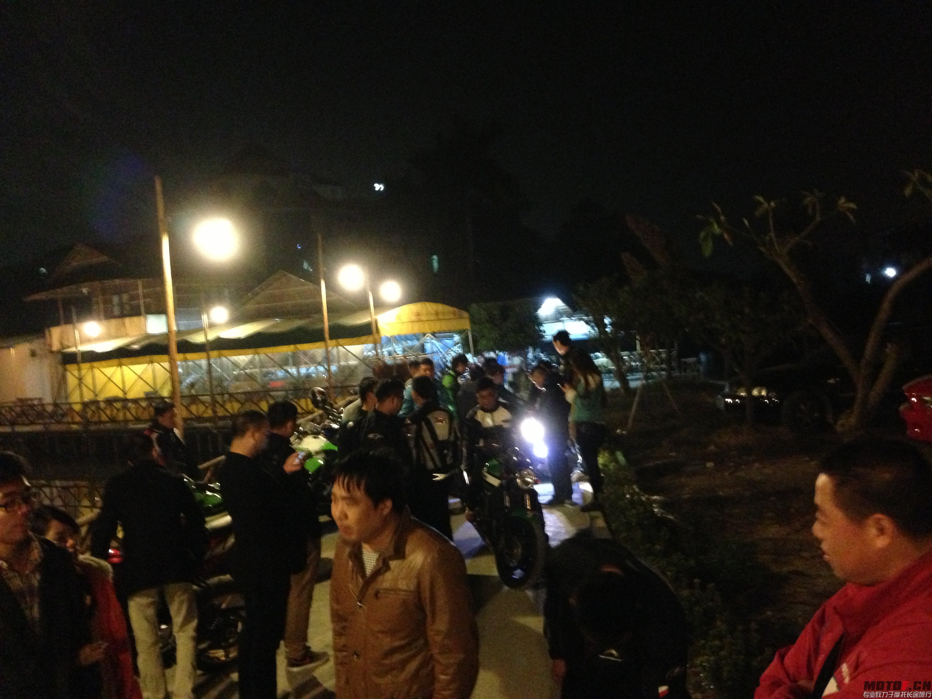 车友们交流