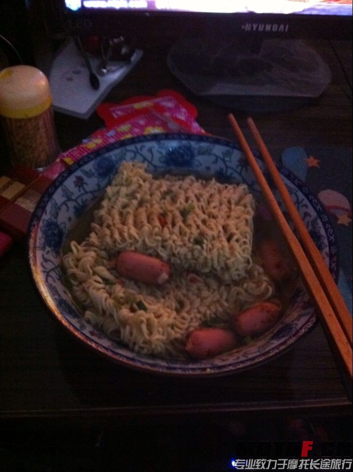 方便面加肠仔