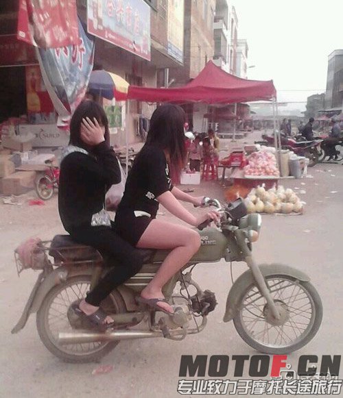 哈哈 无意间 看到这一幕