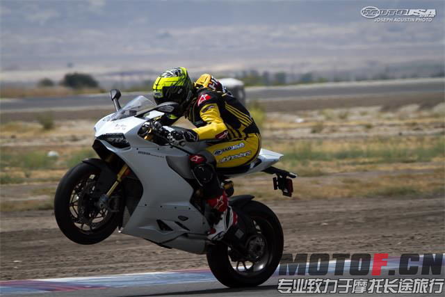 14-ducati-1199s-55_看图王.jpg