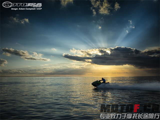 14-kawasai-ultra-310-jetski-1_看图王.jpg